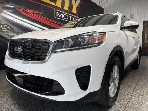 Photos of 2020 Kia Sorento LX for sale in Mayfield, KY at Seay Motors