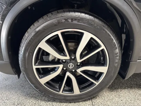 More photos of 2020 Nissan Rogue SL at Seay Motors, KY