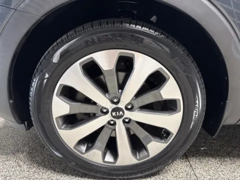 More photos of 2020 Kia Telluride S at Seay Motors, KY