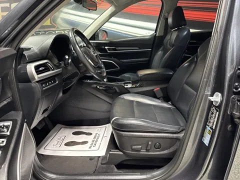 More photos of 2020 Kia Telluride S at Seay Motors, KY