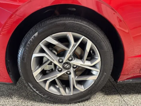 More photos of 2020 Hyundai Sonata SEL at Seay Motors, KY