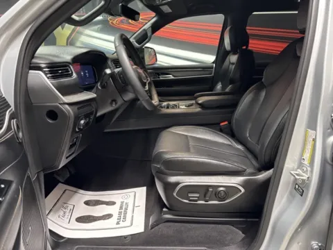 More photos of 2024 Jeep Wagoneer L Series II at Seay Motors, KY