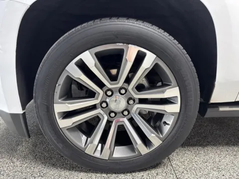 More photos of 2019 GMC Yukon XL Denali at Seay Motors, KY