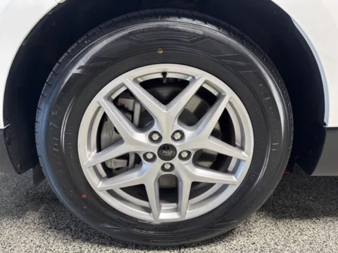 More photos of 2024 Ford Edge SEL at Seay Motors, KY