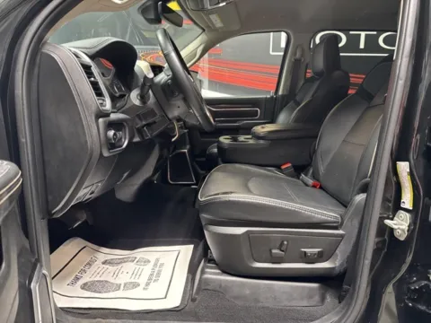 More photos of 2023 Ram 3500 Laramie at Seay Motors, KY