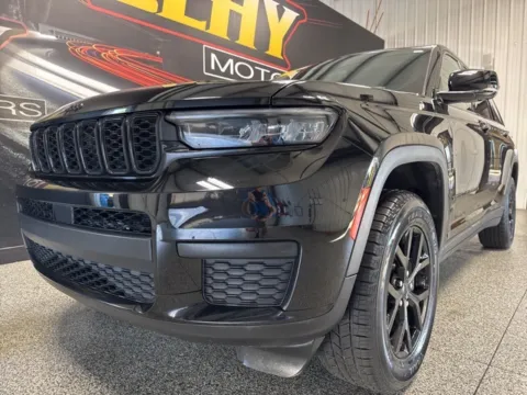 Photos of 2024 Jeep Grand Cherokee L Altitude for sale in Mayfield, KY at Seay Motors