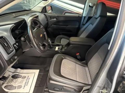 More photos of 2022 Chevrolet Colorado Z71 at Seay Motors, KY