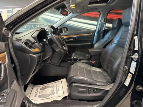 More photos of 2019 Honda CR-V EX-L at Seay Motors, KY