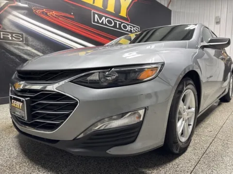 Photos of 2023 Chevrolet Malibu LT for sale in Mayfield, KY at Seay Motors