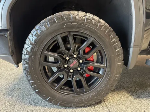 More photos of 2020 GMC Sierra 1500 AT4 at Seay Motors, KY