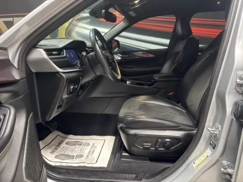 More photos of 2022 Jeep Grand Cherokee L Altitude at Seay Motors, KY