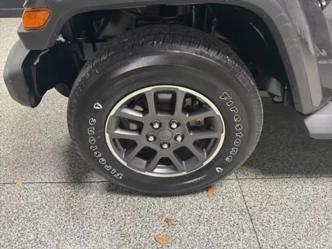 More photos of 2021 Jeep Gladiator Overland at Seay Motors, KY