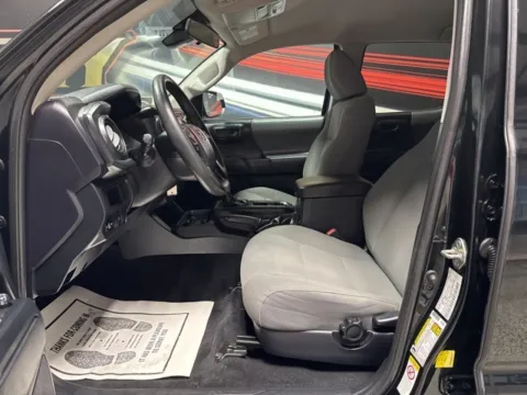 More photos of 2019 Toyota Tacoma SR5 at Seay Motors, KY