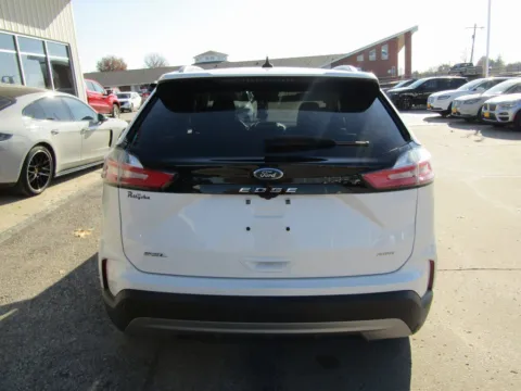 More photos of 2023 Ford Edge SEL at Pettijohn Auto Center, MO