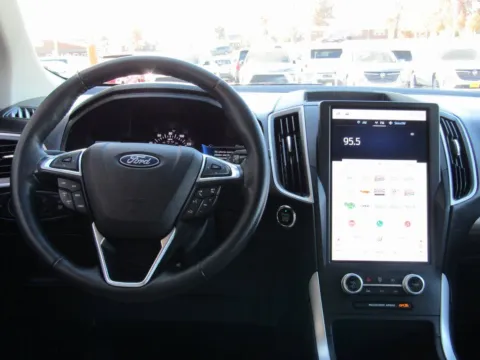 More photos of 2023 Ford Edge SEL at Pettijohn Auto Center, MO