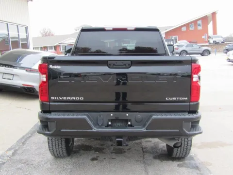 More photos of 2022 Chevrolet Silverado 2500HD Custom at Pettijohn Auto Center, MO