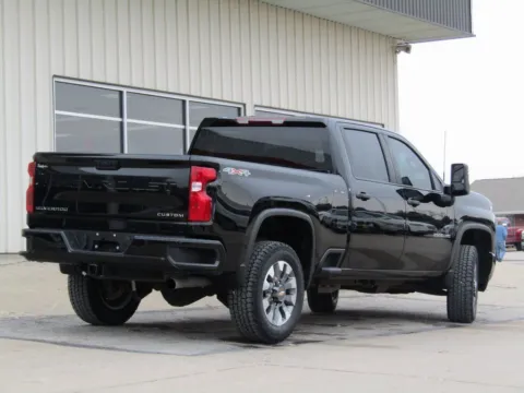 Another view of 2022 Chevrolet Silverado 2500HD Custom for sale in Bethany, MO at Pettijohn Auto Center