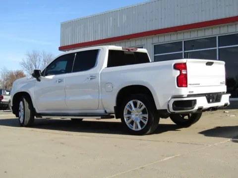 More photos of 2020 Chevrolet Silverado 1500 High Country at Pettijohn Auto Center, MO