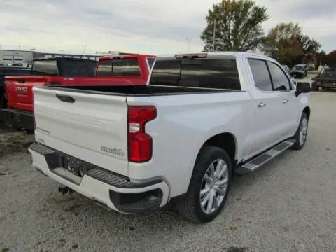 More photos of 2020 Chevrolet Silverado 1500 High Country at Pettijohn Auto Center, MO