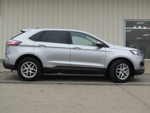 Photos of 2023 Ford Edge SEL for sale in Bethany, MO at Pettijohn Auto Center