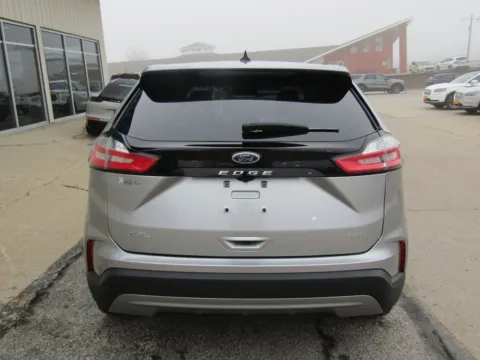 More photos of 2023 Ford Edge SEL at Pettijohn Auto Center, MO