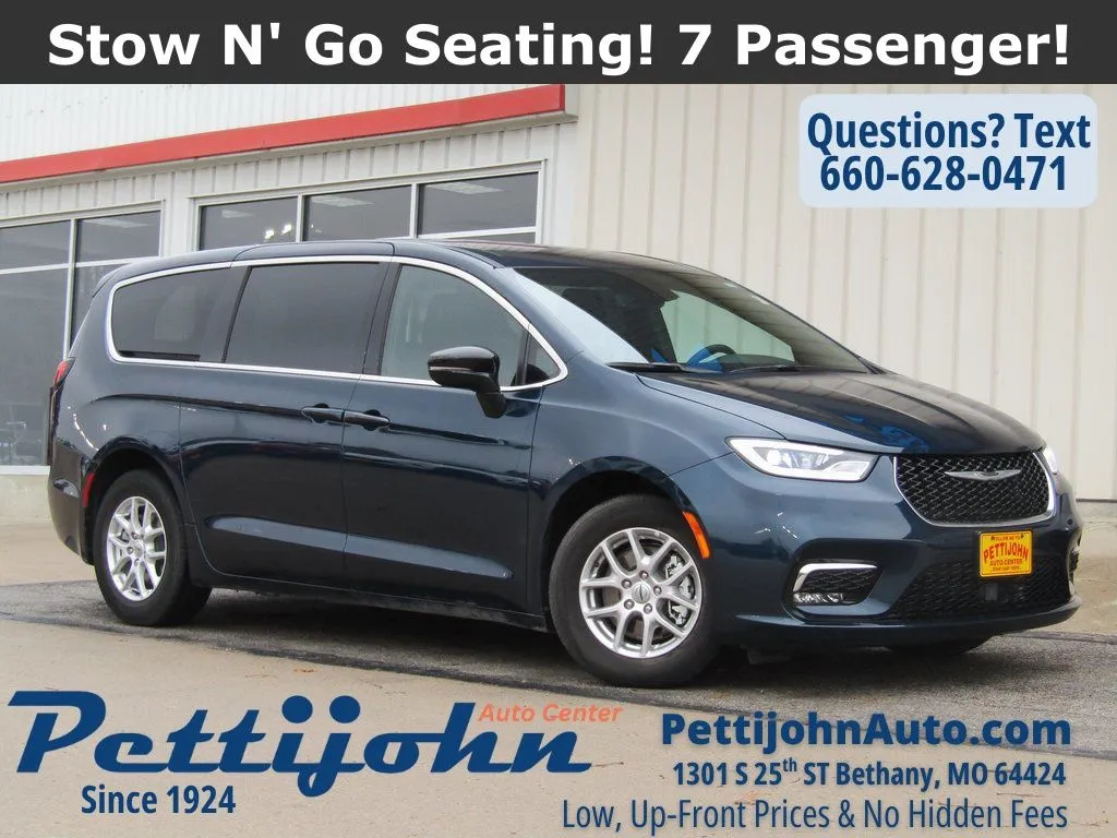 Blue 2025 Chrysler Pacifica Select for sale in Bethany, MO