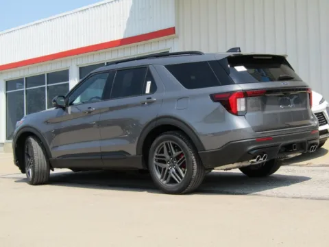 More photos of 2025 Ford Explorer ST at Pettijohn Auto Center, MO