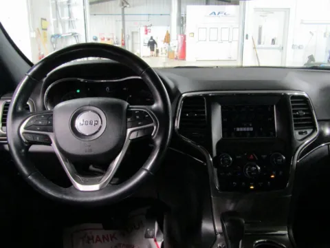 More photos of 2018 Jeep Grand Cherokee Limited at Pettijohn Auto Center, MO