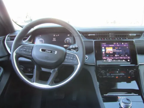 More photos of 2025 Jeep Grand Cherokee L Altitude X at Pettijohn Auto Center, MO