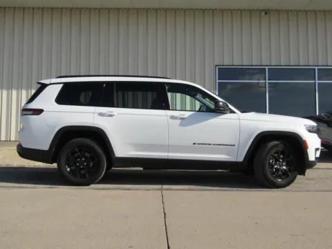 Photos of 2024 Jeep Grand Cherokee L Altitude for sale in Bethany, MO at Pettijohn Auto Center