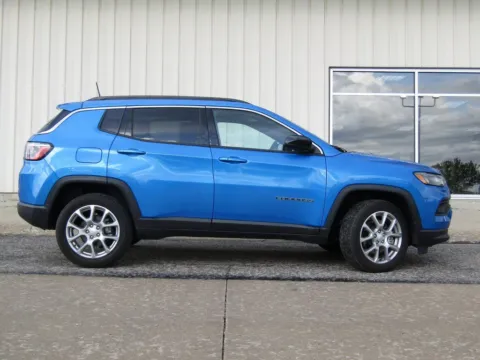Photos of 2024 Jeep Compass Latitude Lux for sale in Bethany, MO at Pettijohn Auto Center