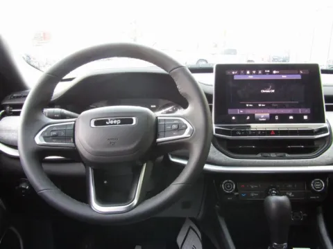 More photos of 2024 Jeep Compass Latitude Lux at Pettijohn Auto Center, MO