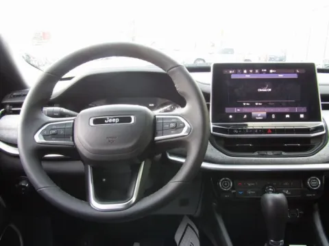 More photos of 2024 Jeep Compass Latitude Lux at Pettijohn Auto Center, MO