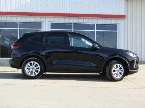 Photos of 2025 Ford Escape Active for sale in Bethany, MO at Pettijohn Auto Center