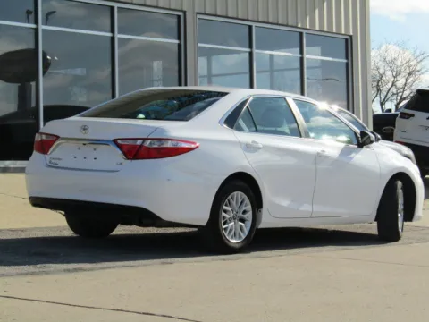 Another view of 2016 Toyota Camry for sale in Bethany, MO at Pettijohn Auto Center