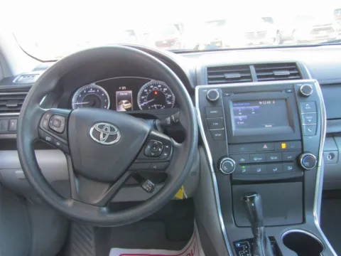 More photos of 2016 Toyota Camry at Pettijohn Auto Center, MO