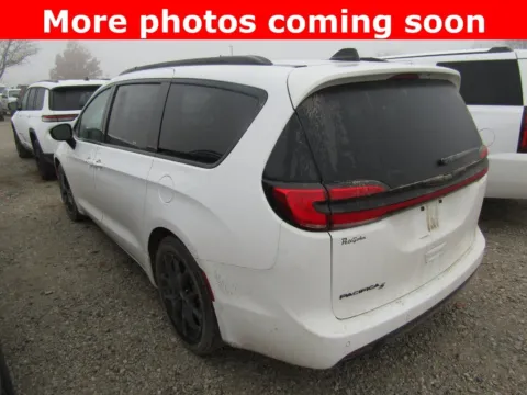 Another view of 2024 Chrysler Pacifica Touring L for sale in Bethany, MO at Pettijohn Auto Center