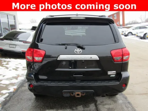 More photos of 2016 Toyota Sequoia Platinum at Pettijohn Auto Center, MO