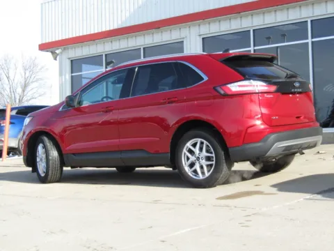 More photos of 2023 Ford Edge SEL at Pettijohn Auto Center, MO