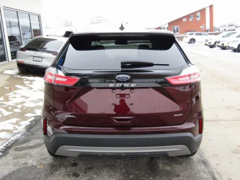 More photos of 2023 Ford Edge SEL at Pettijohn Auto Center, MO
