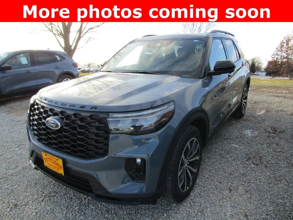 2026 Ford Explorer ST-LINE's photo