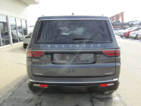 More photos of 2022 Jeep Wagoneer Series III at Pettijohn Auto Center, MO