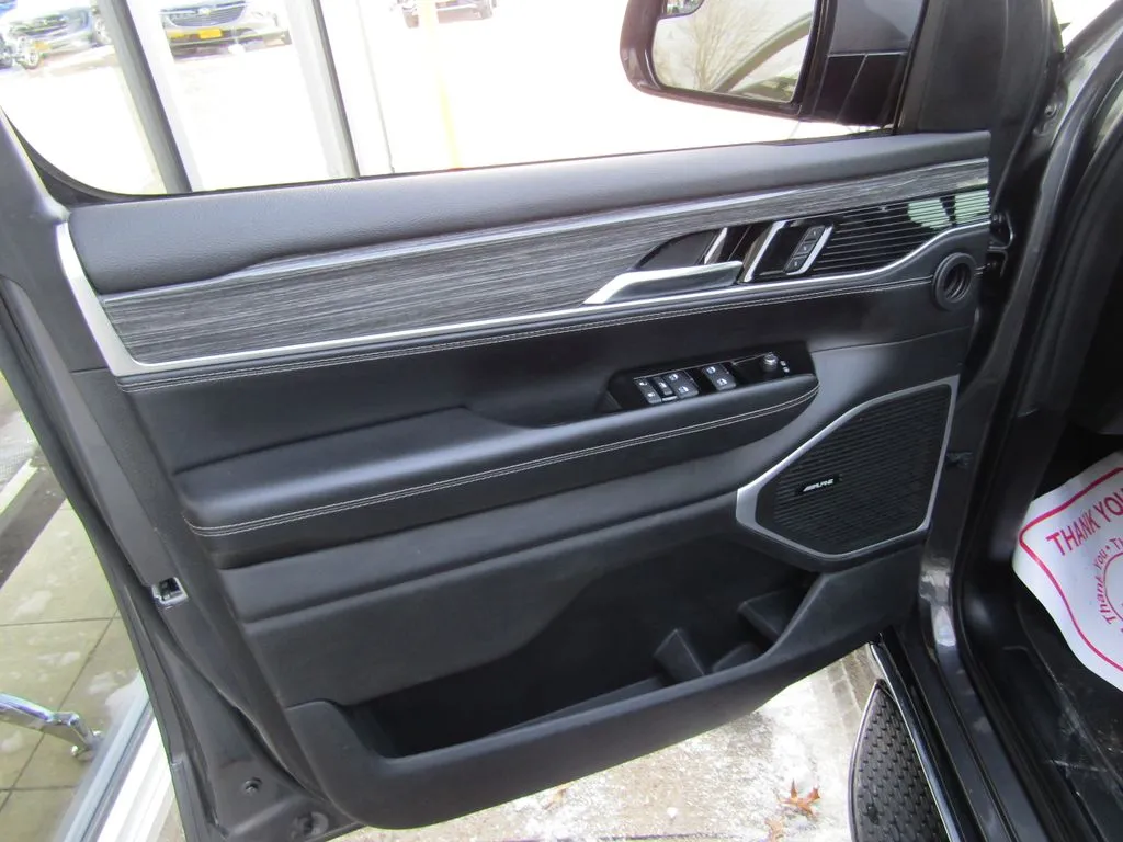 2022 Jeep Wagoneer Series III - Photo 25