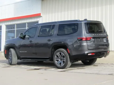 More photos of 2022 Jeep Wagoneer Series III at Pettijohn Auto Center, MO