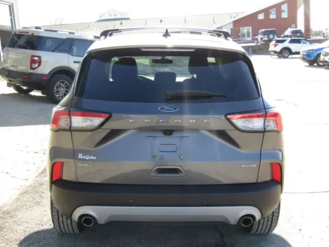 More photos of 2022 Ford Escape SEL at Pettijohn Auto Center, MO