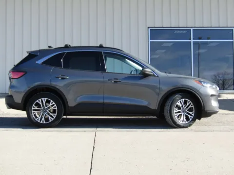 Photos of 2022 Ford Escape SEL for sale in Bethany, MO at Pettijohn Auto Center