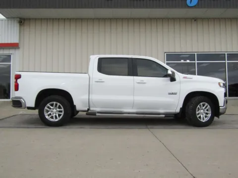 Photos of 2020 Chevrolet Silverado 1500 LT for sale in Bethany, MO at Pettijohn Auto Center