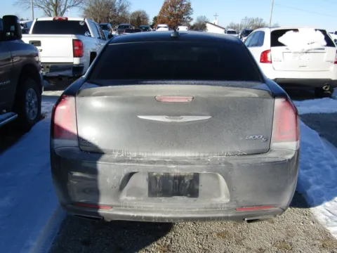 More photos of 2018 Chrysler 300 S at Pettijohn Auto Center, MO