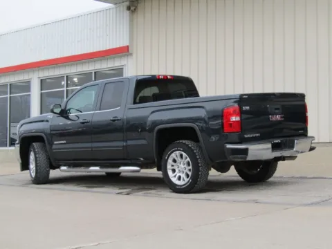 More photos of 2017 GMC Sierra 1500 SLE at Pettijohn Auto Center, MO