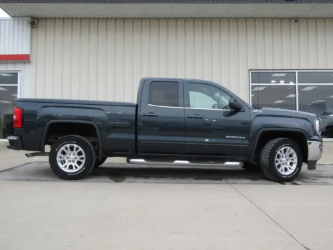 Photos of 2017 GMC Sierra 1500 SLE for sale in Bethany, MO at Pettijohn Auto Center